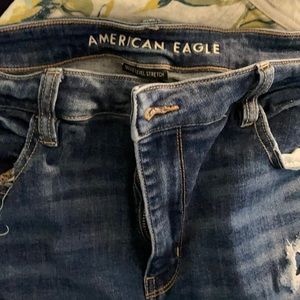 American eagle rip jeans !